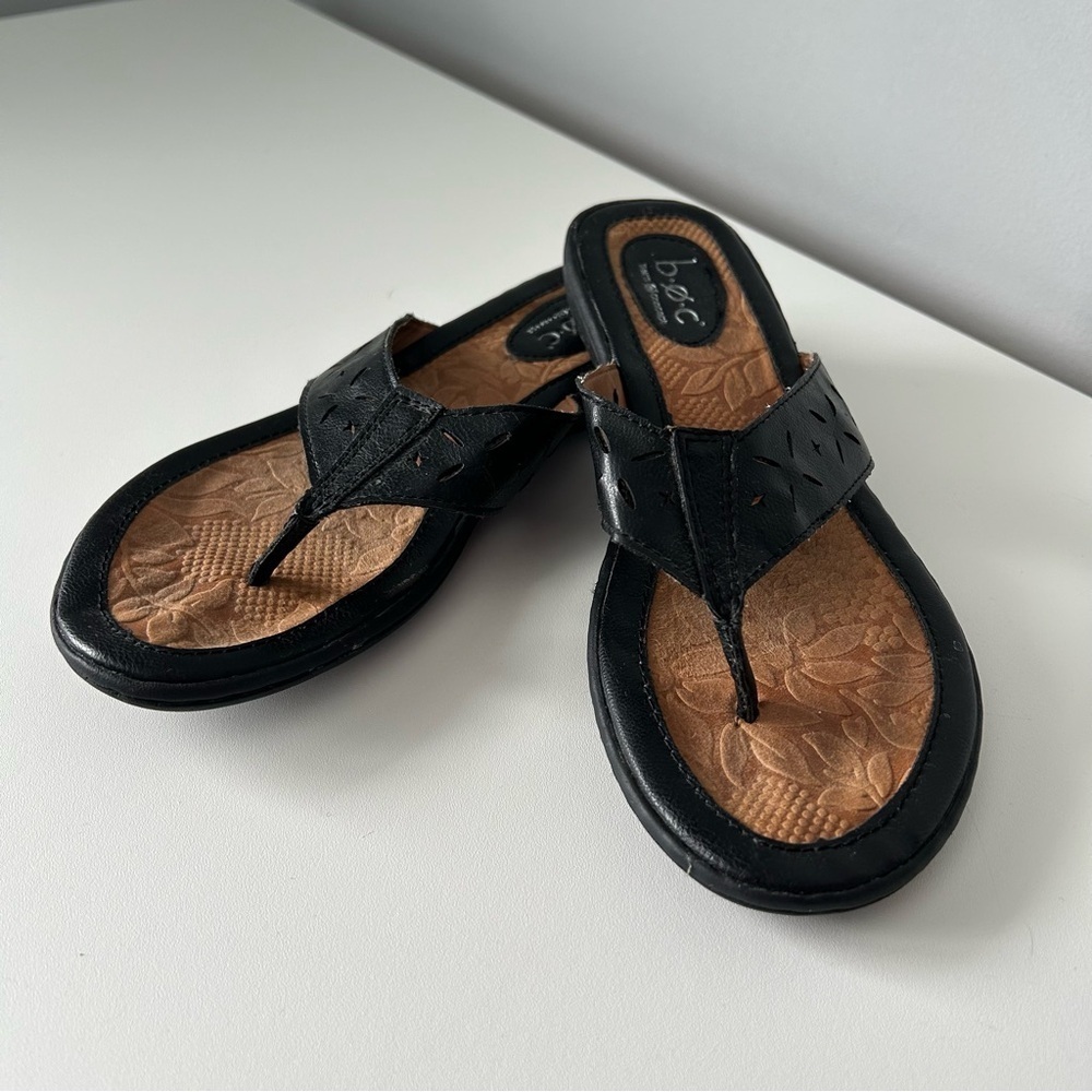 [7] b.o.c Born Zita Black Thong Leather & Tan Tropical Print Beach Sandals